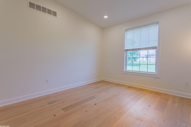 59055 Golden Oak Court, Washington Twp, MI 48094