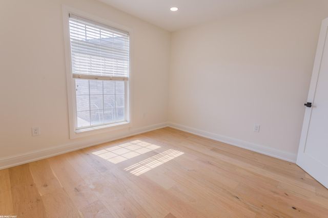 59055 Golden Oak Court, Washington Twp, MI 48094