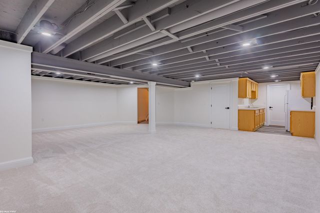 59055 Golden Oak Court, Washington Twp, MI 48094