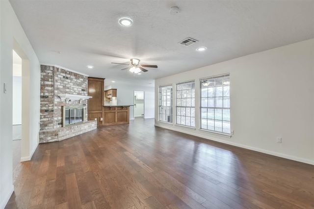 1907 Southern Pines Drive, Houston, TX 77339