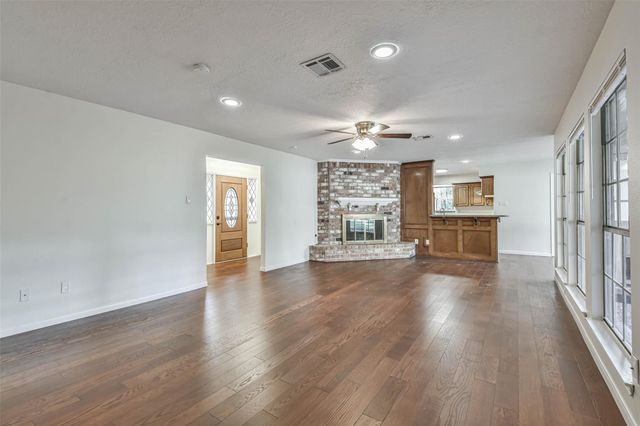 1907 Southern Pines Drive, Houston, TX 77339