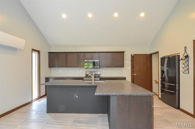 1011 Belleville Street, Lebanon, IL 62254