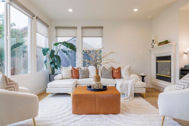 2849 2849 Chocolate St, Pleasanton, CA 94588