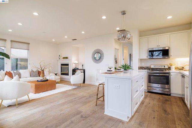 2849 2849 Chocolate St, Pleasanton, CA 94588