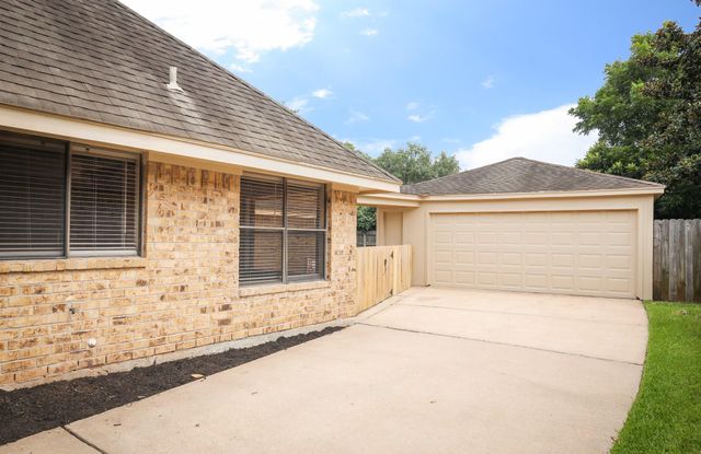 3003 Planters Street, Sugar Land, TX 77479