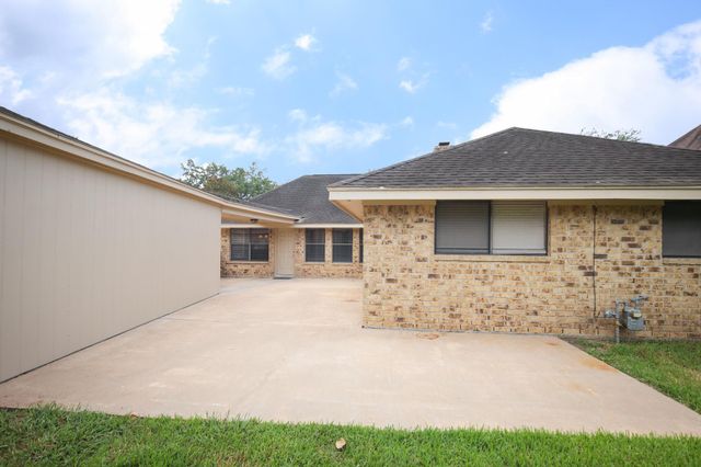 3003 Planters Street, Sugar Land, TX 77479
