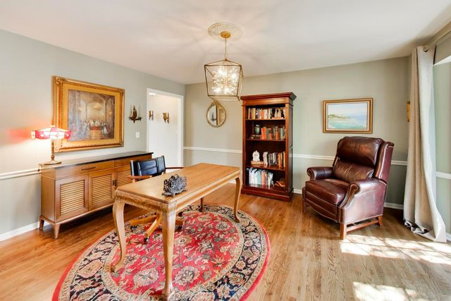 1309 S Pine Avenue, Arlington Heights, IL 60005