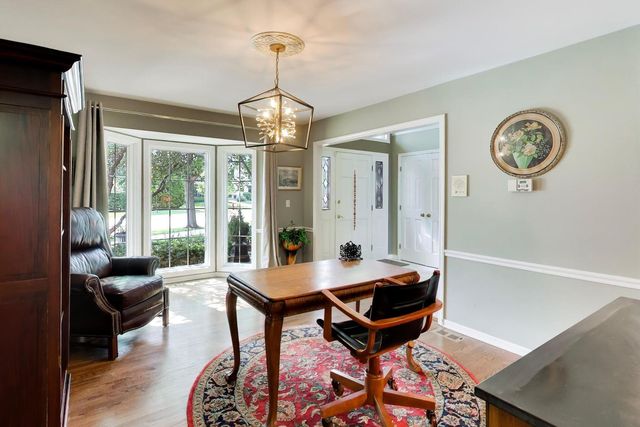 1309 S Pine Avenue, Arlington Heights, IL 60005