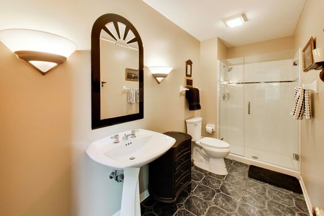 1309 S Pine Avenue, Arlington Heights, IL 60005