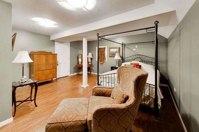 1309 S Pine Avenue, Arlington Heights, IL 60005