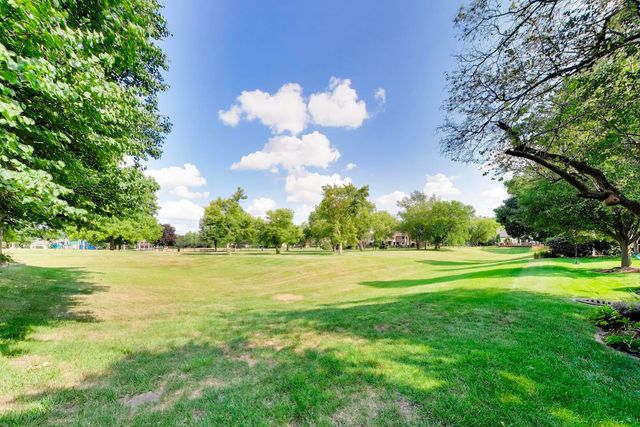 1309 S Pine Avenue, Arlington Heights, IL 60005