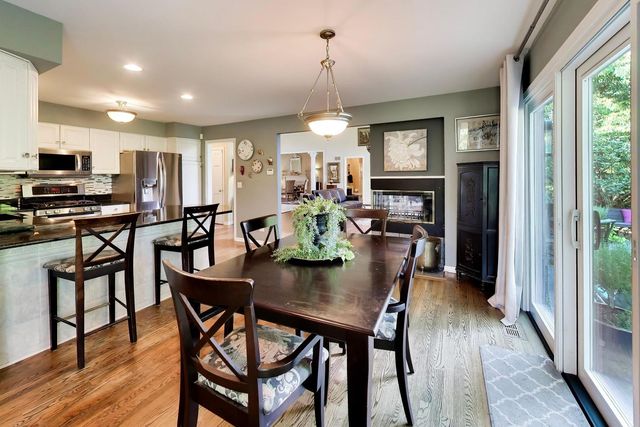 1309 S Pine Avenue, Arlington Heights, IL 60005