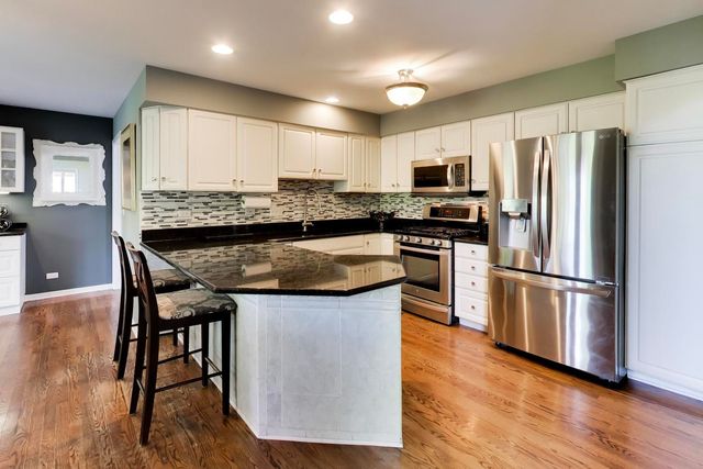 1309 S Pine Avenue, Arlington Heights, IL 60005