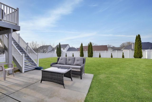 1108 Fieldstone DRIVE, Hartford, WI 53027