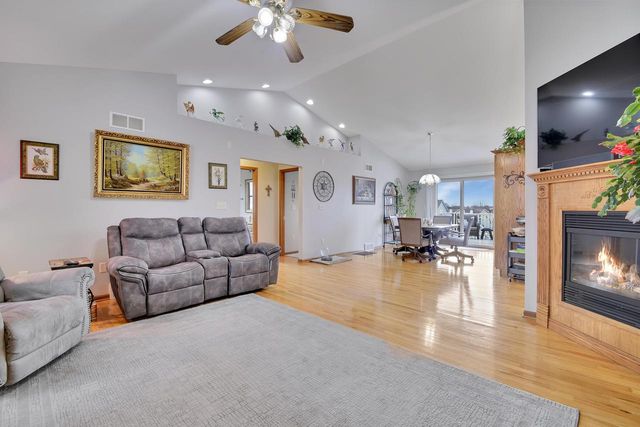 1108 Fieldstone DRIVE, Hartford, WI 53027