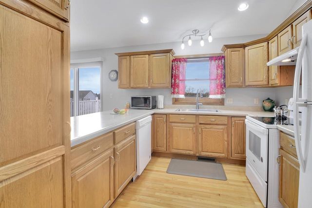 1108 Fieldstone DRIVE, Hartford, WI 53027