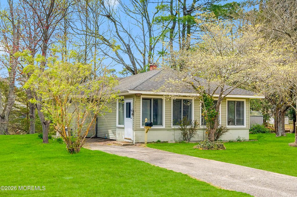 2229 Yorktowne Boulevard, Toms River, NJ 08753