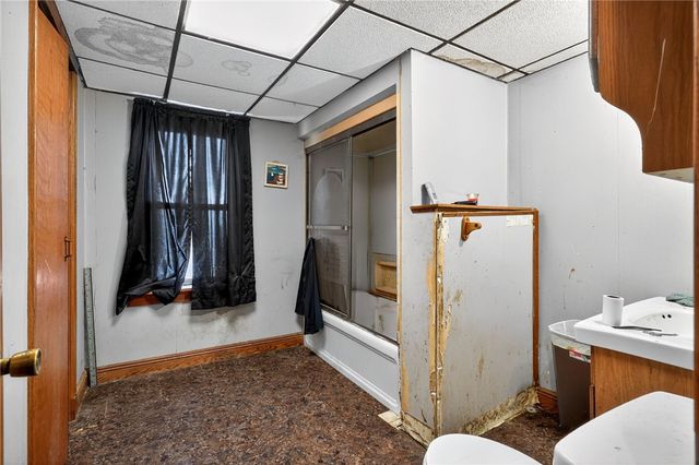 1611 E Washington St, New Castle, PA 16101