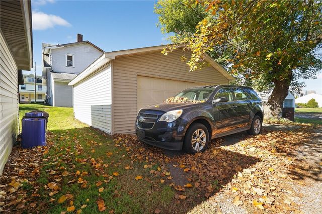 1611 E Washington St, New Castle, PA 16101