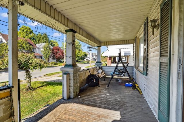 1611 E Washington St, New Castle, PA 16101