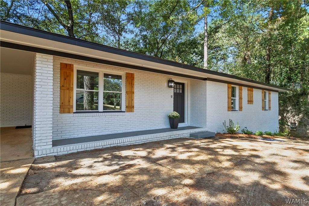 3904 Blackberry, Northport, AL 35473