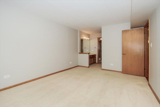212 W Saint Charles Road 108, Lombard, IL 60148