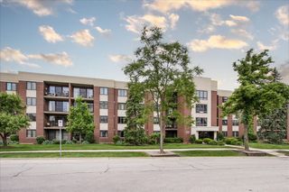 212 W Saint Charles Road 108, Lombard, IL 60148