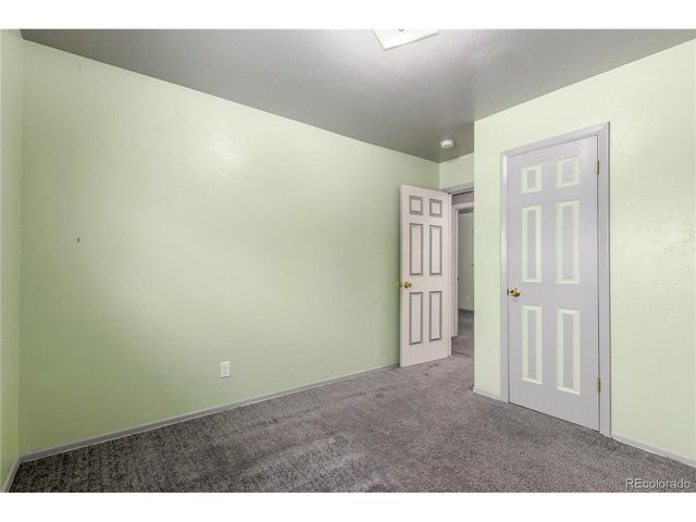 914 Arrawanna St, Colorado Springs, CO 80909