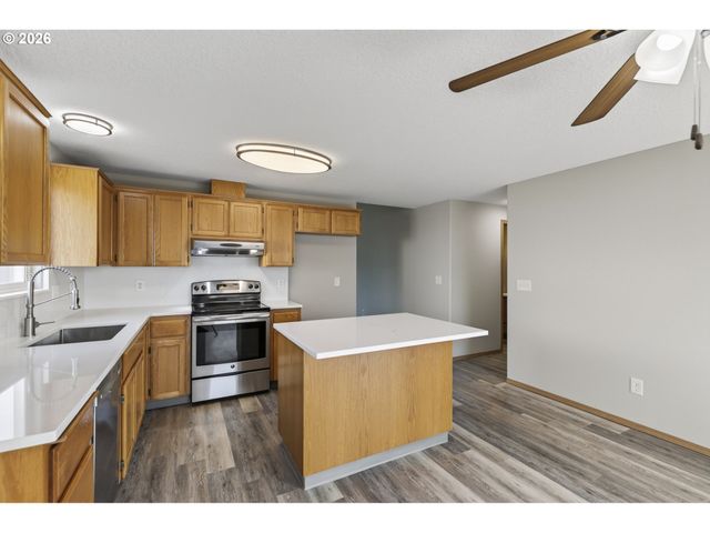 16313 Ne 78TH Way, Vancouver, WA 98682