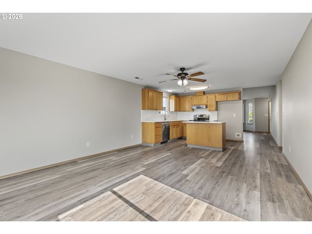 16313 Ne 78TH Way, Vancouver, WA 98682