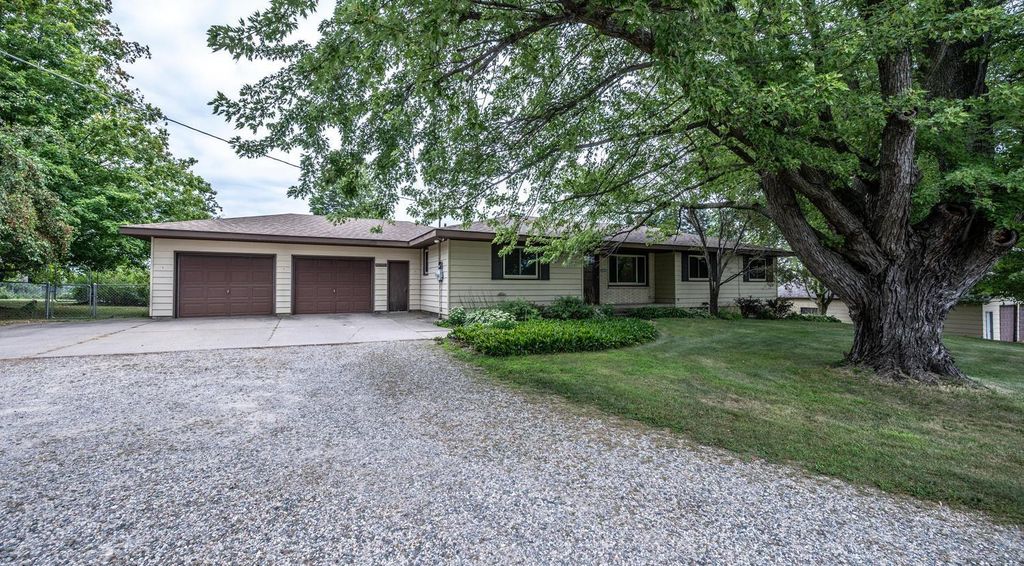 26078 Chippendale Avenue, Northfield, MN 55057 — exterior