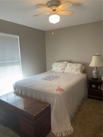 210 Canterbury Circle, Russellville, AR 72802