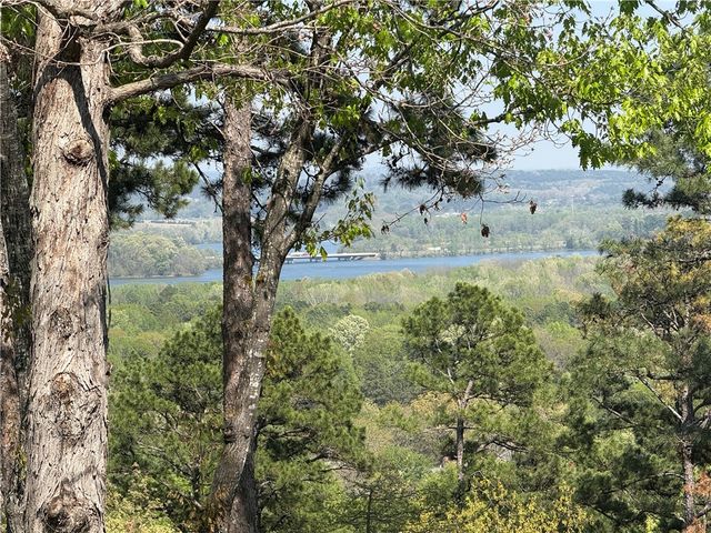 210 Canterbury Circle, Russellville, AR 72802