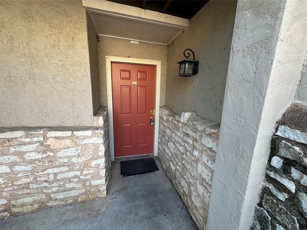 6810 Deatonhill DR 116, Austin, TX 78745