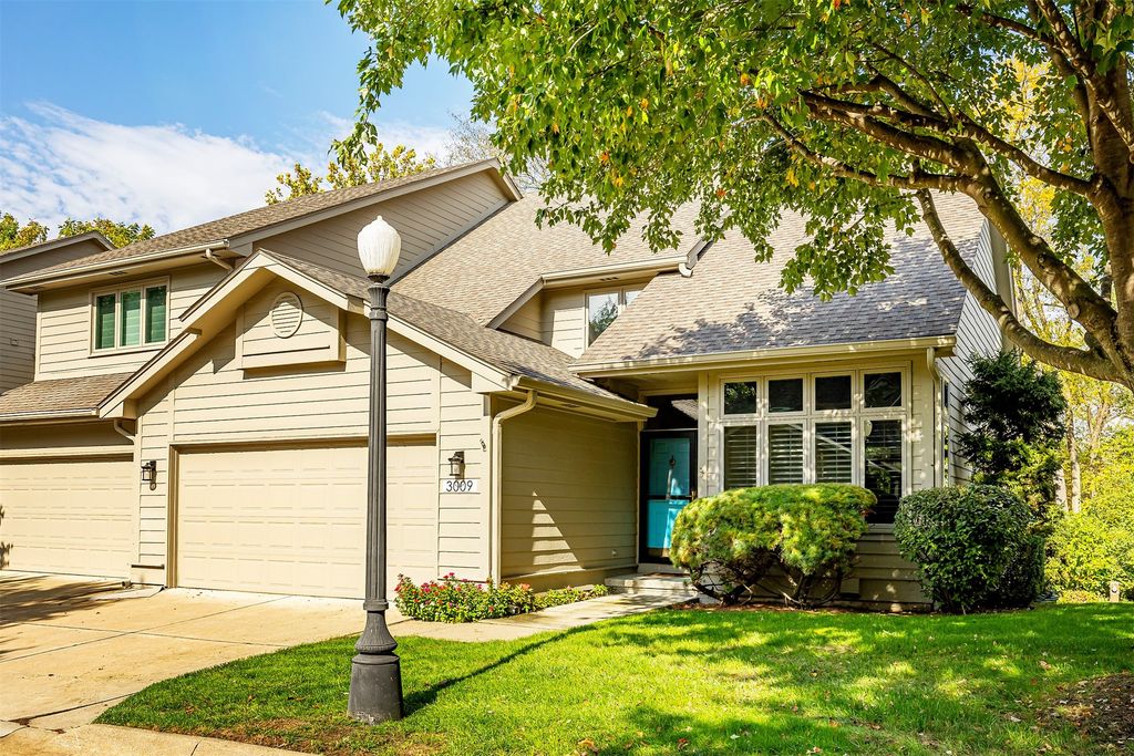 3009 Fox Hollow Circle, Des Moines, IA 50321