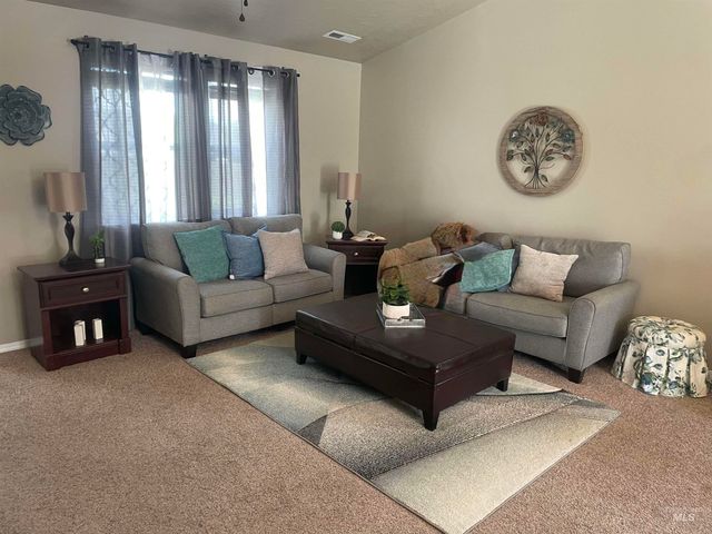 833 Baron Lakes Ave, Middleton, ID 83644