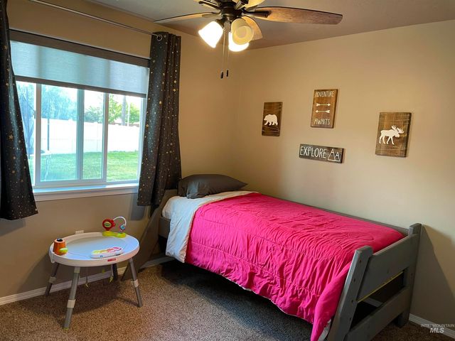 833 Baron Lakes Ave, Middleton, ID 83644