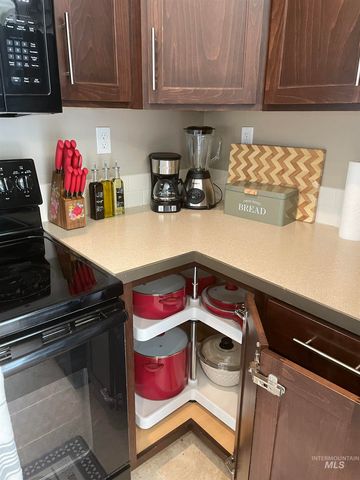 833 Baron Lakes Ave, Middleton, ID 83644