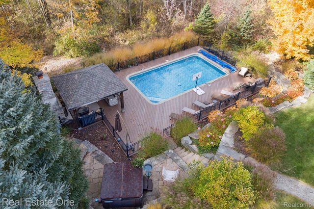 4058 LAKE RIDGE Court, Hadley Township, MI 48455