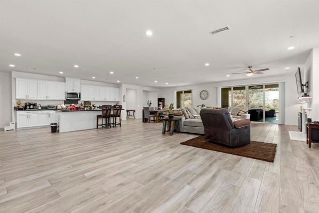 34885 Heartland Lane, Murrieta, CA 92563