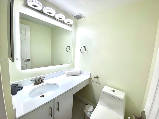 251 174th Street 615, Sunny Isles Beach, FL 33160