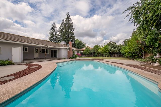 1620 W Vartikian Avenue, Fresno, CA 93711