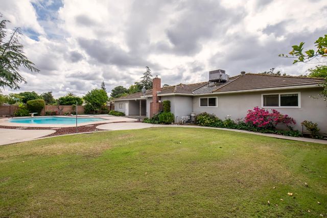 1620 W Vartikian Avenue, Fresno, CA 93711