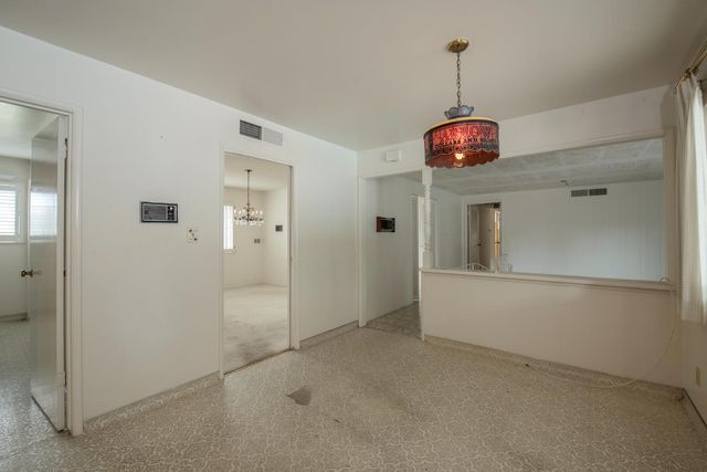 1620 W Vartikian Avenue, Fresno, CA 93711