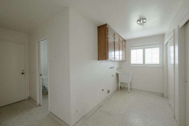 1620 W Vartikian Avenue, Fresno, CA 93711