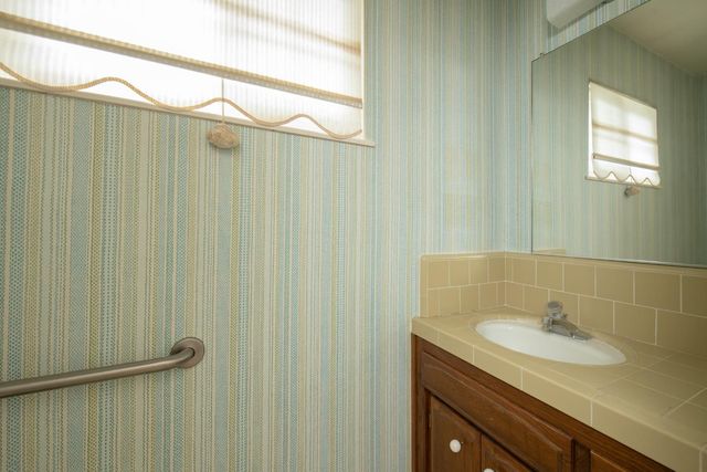 1620 W Vartikian Avenue, Fresno, CA 93711