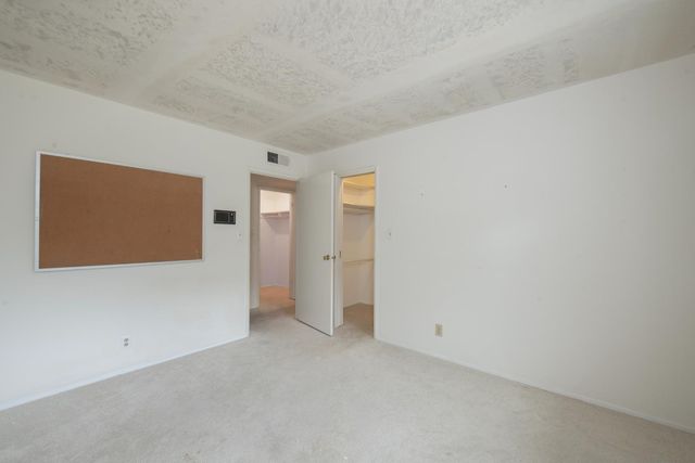 1620 W Vartikian Avenue, Fresno, CA 93711