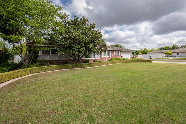 1620 W Vartikian Avenue, Fresno, CA 93711