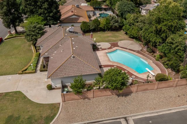 1620 W Vartikian Avenue, Fresno, CA 93711