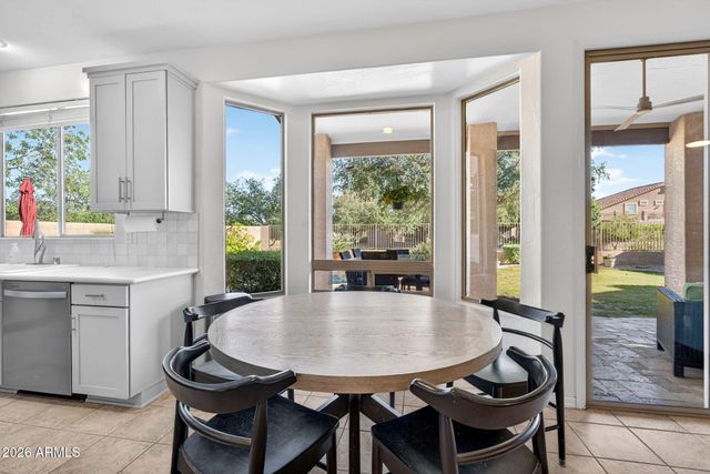 6977 W LONE CACTUS Drive, Glendale, AZ 85308